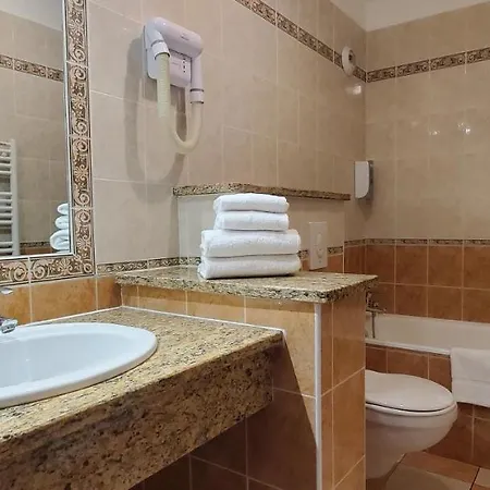 Hotel Restaurant Atrachjata 3*