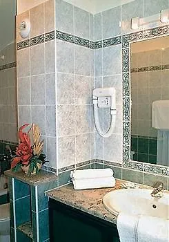 Отель Restaurant Atrachjata 3*