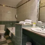 Restaurant Atrachjata Ξενοδοχείο 3*