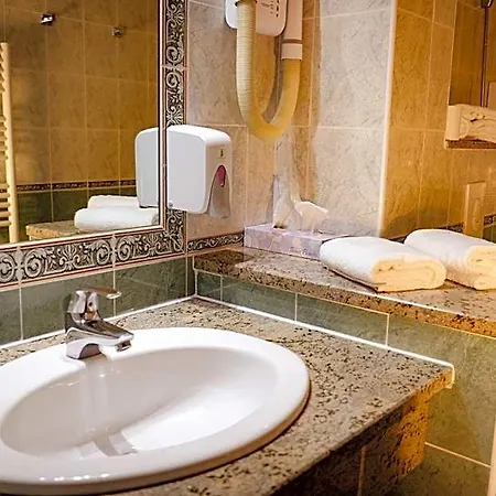 فندق Restaurant Atrachjata 3*
