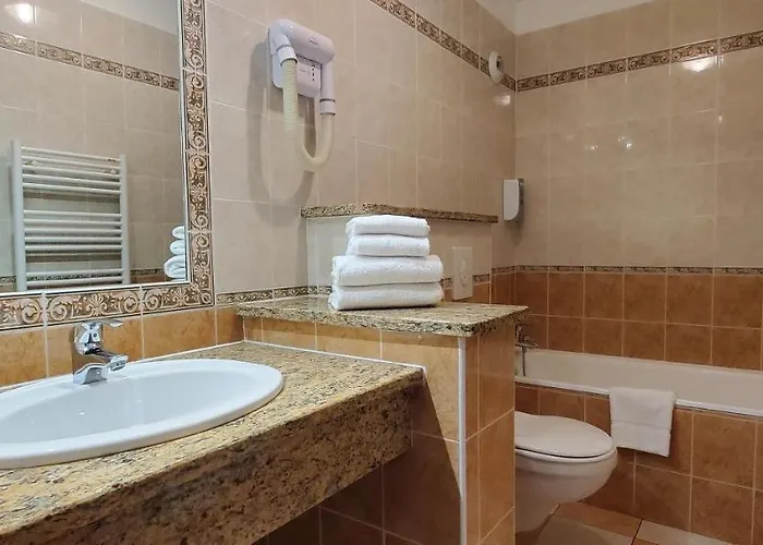 Hotel Restaurant Atrachjata 3*